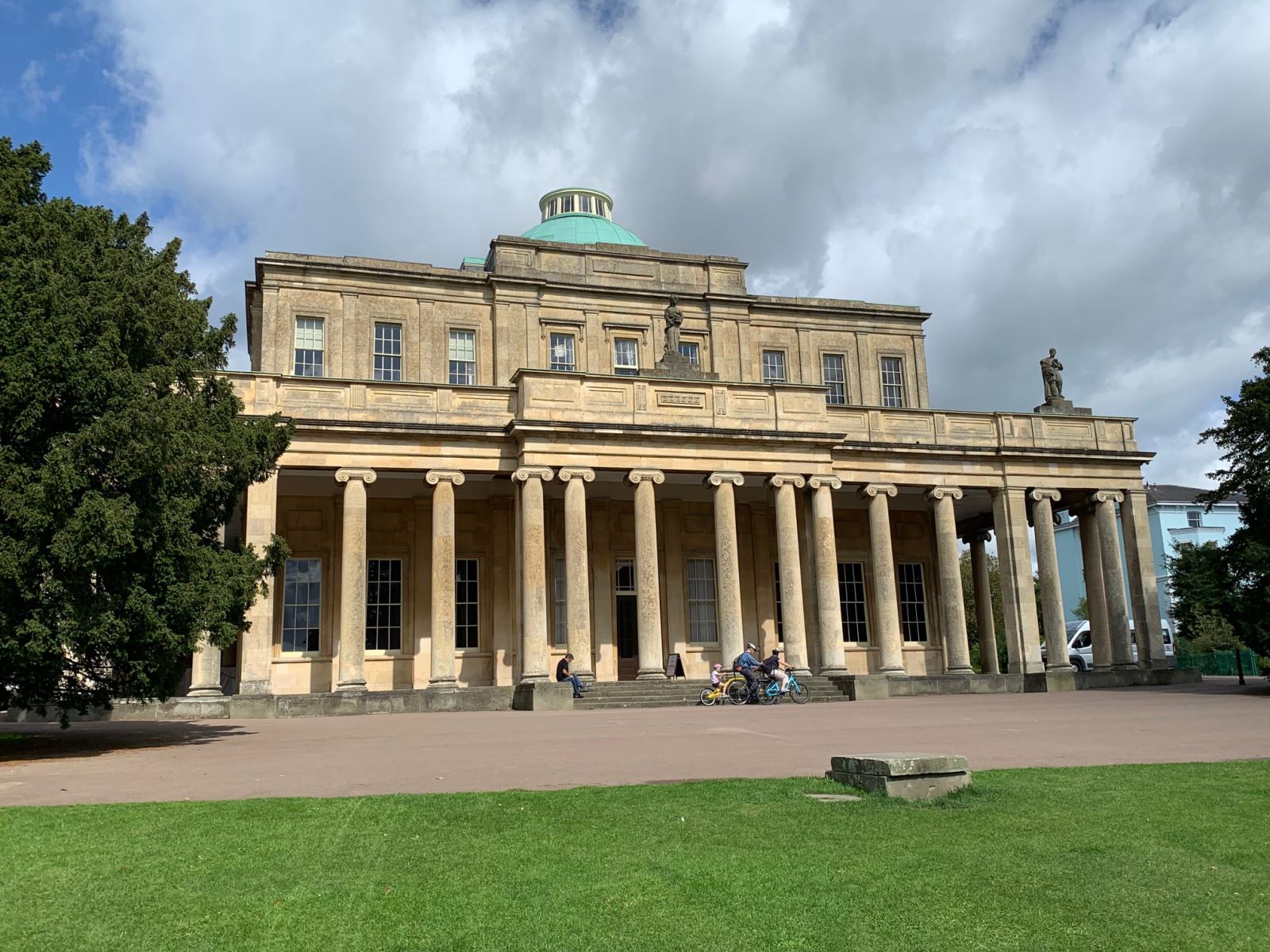 Cheltenham Regency Bike Trail - Pittville Pump Room